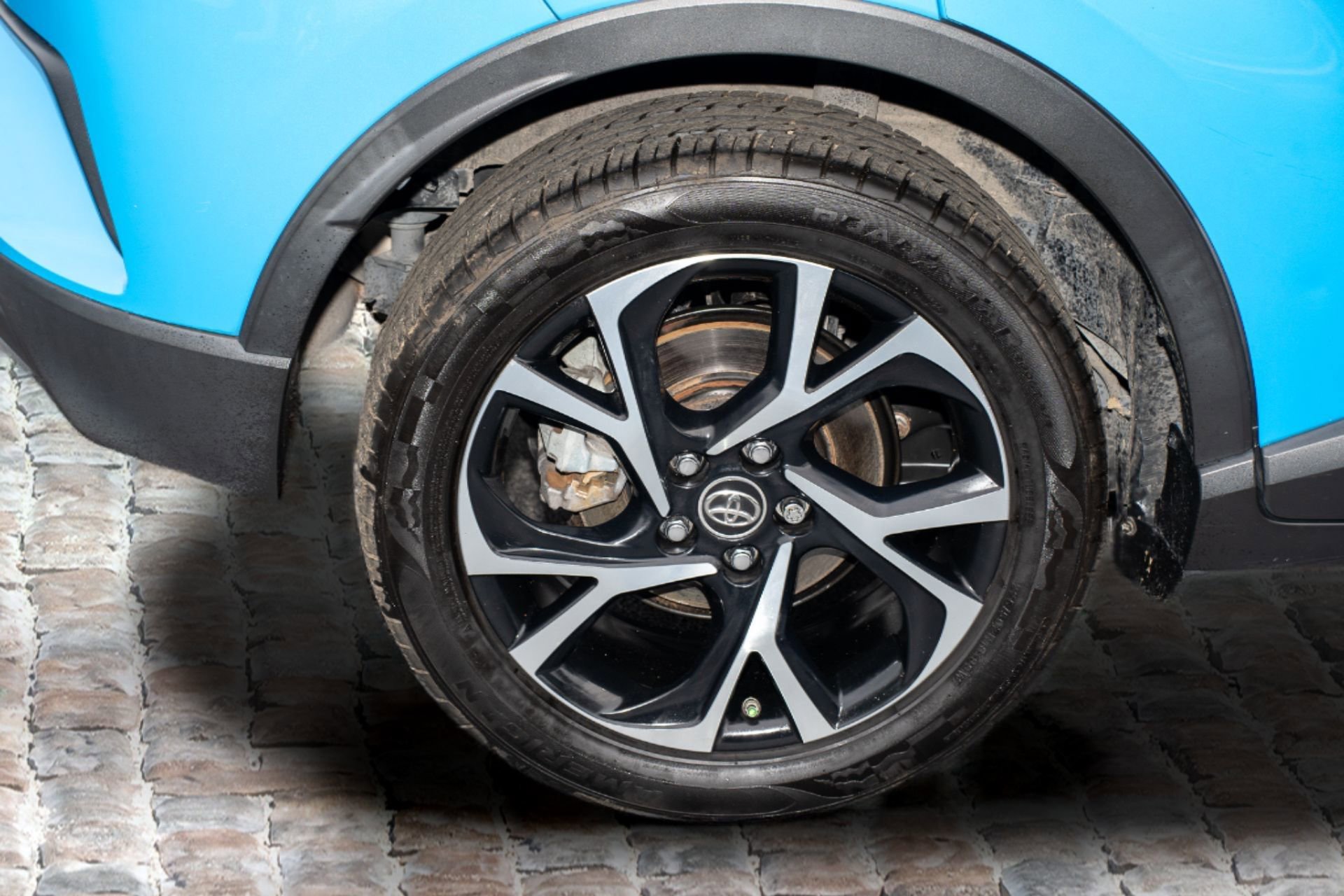 Used 2019 Toyota C-HR XLE image 40