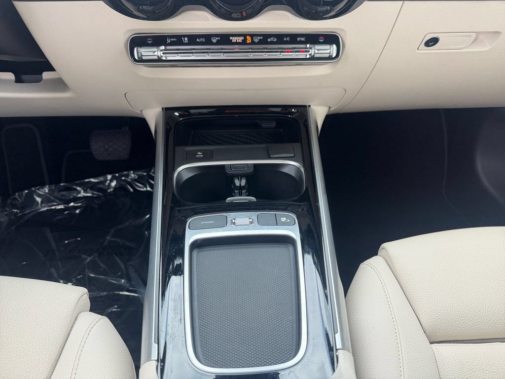 Certified 2025 Mercedes-Benz GLB 250 image 11