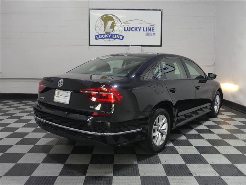 Used 2018 Volkswagen Passat 2.0T S w/ Driver Assistance Package FWD image 10