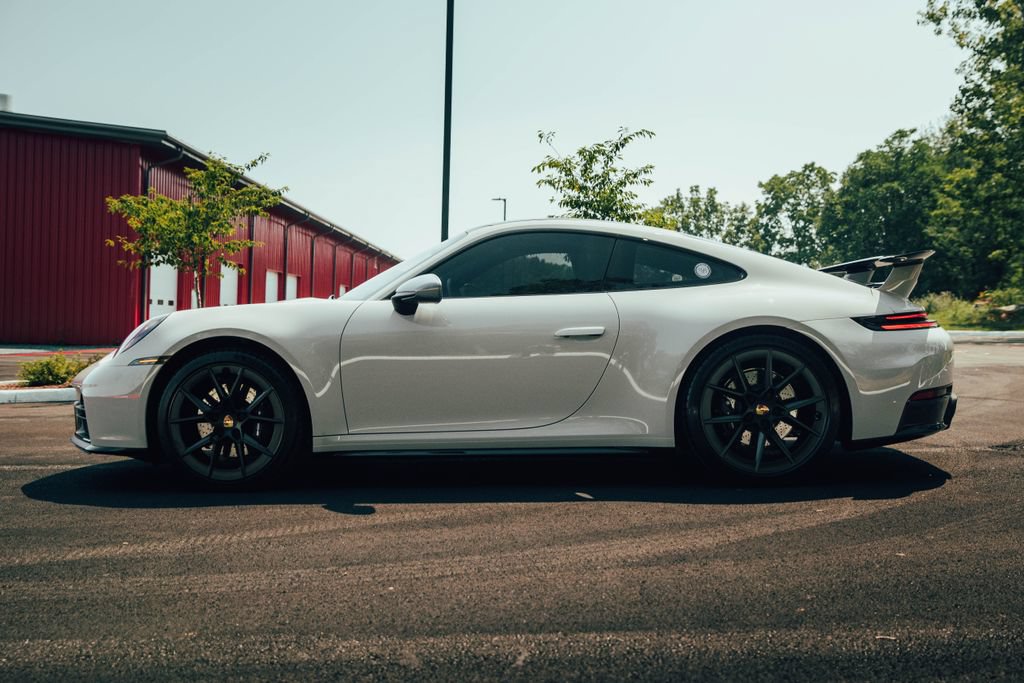 Used 2026 Porsche 911 Carrera T RWD image 11