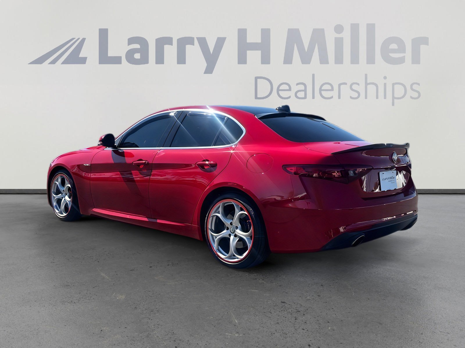 Used 2023 Alfa Romeo Giulia w/ Quick Order Package 22Z Lusso image 4