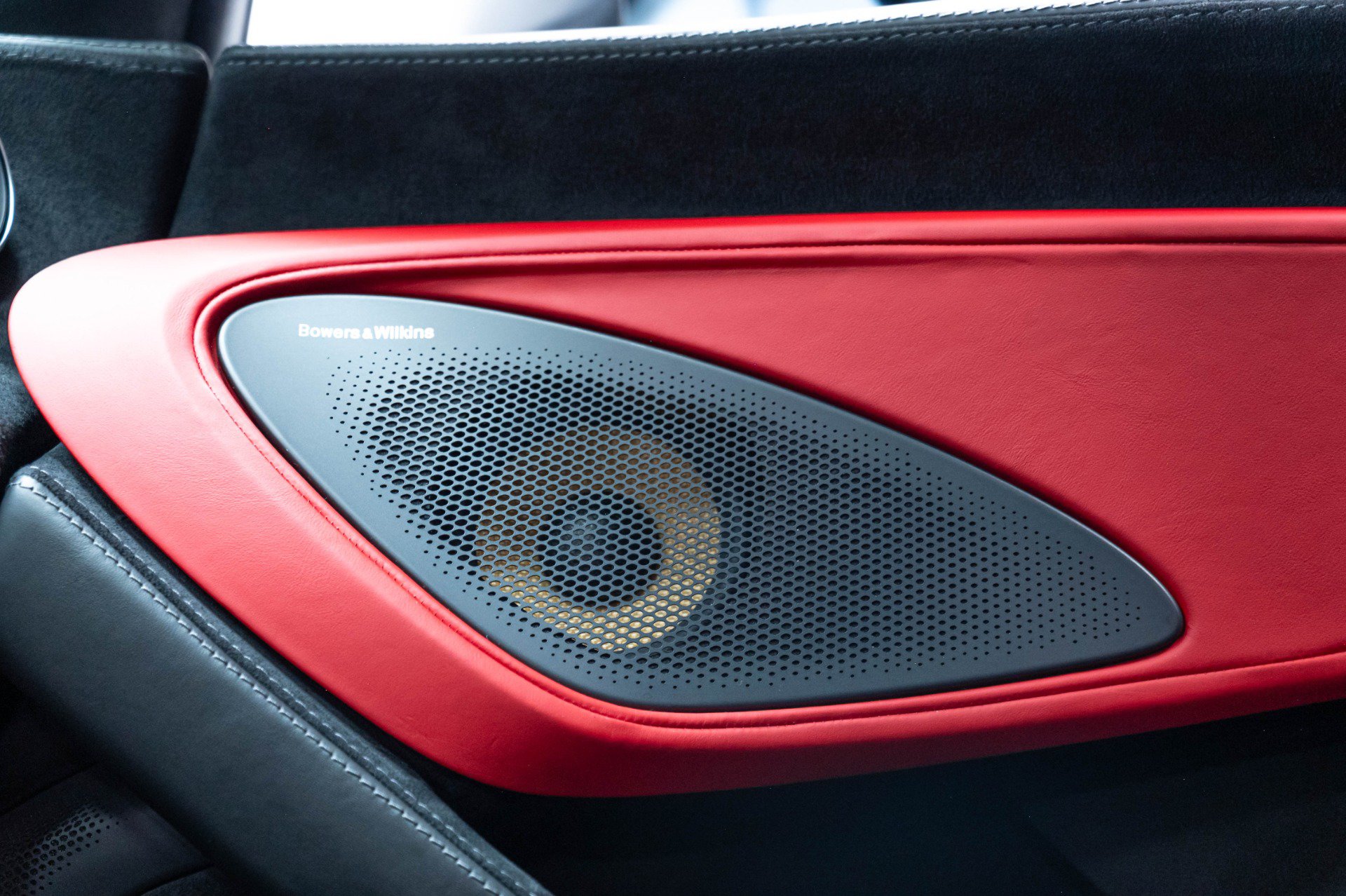 Used 2019 McLaren 570S Coupe RWD image 19