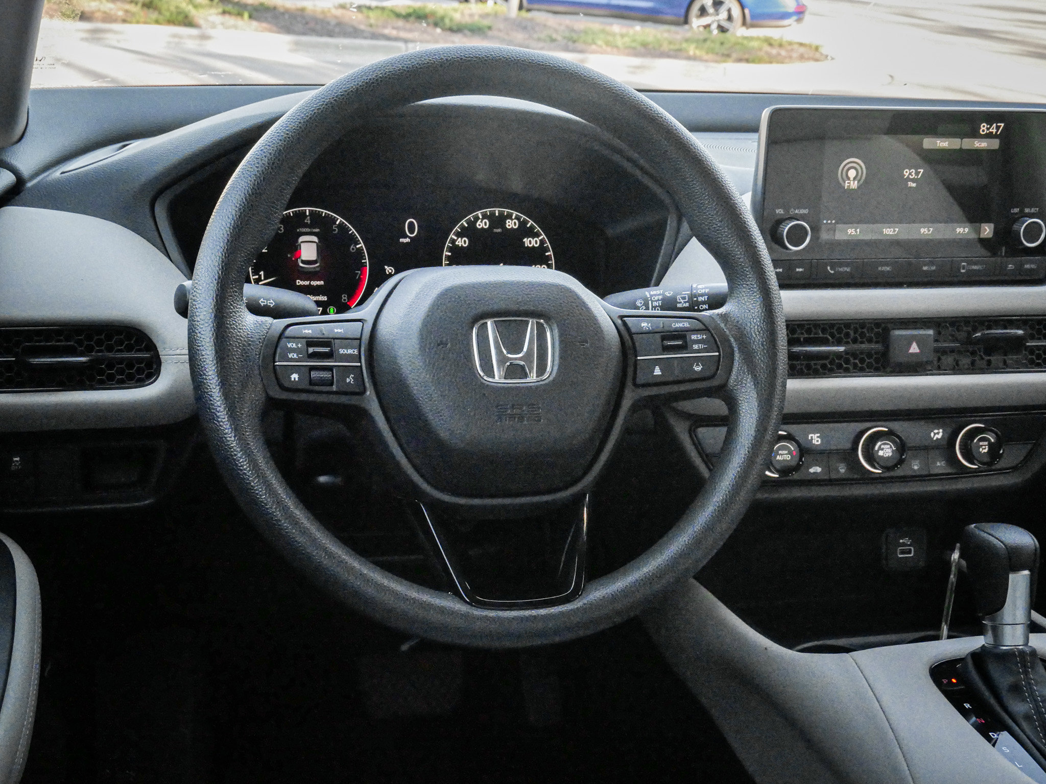 Used 2023 Honda HR-V LX image 6