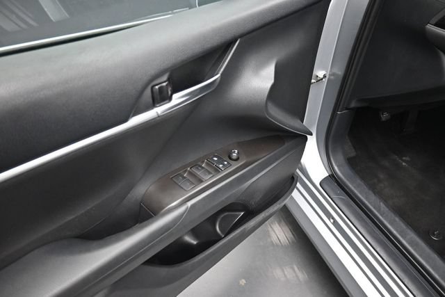 Used 2022 Toyota Camry LE FWD image 14