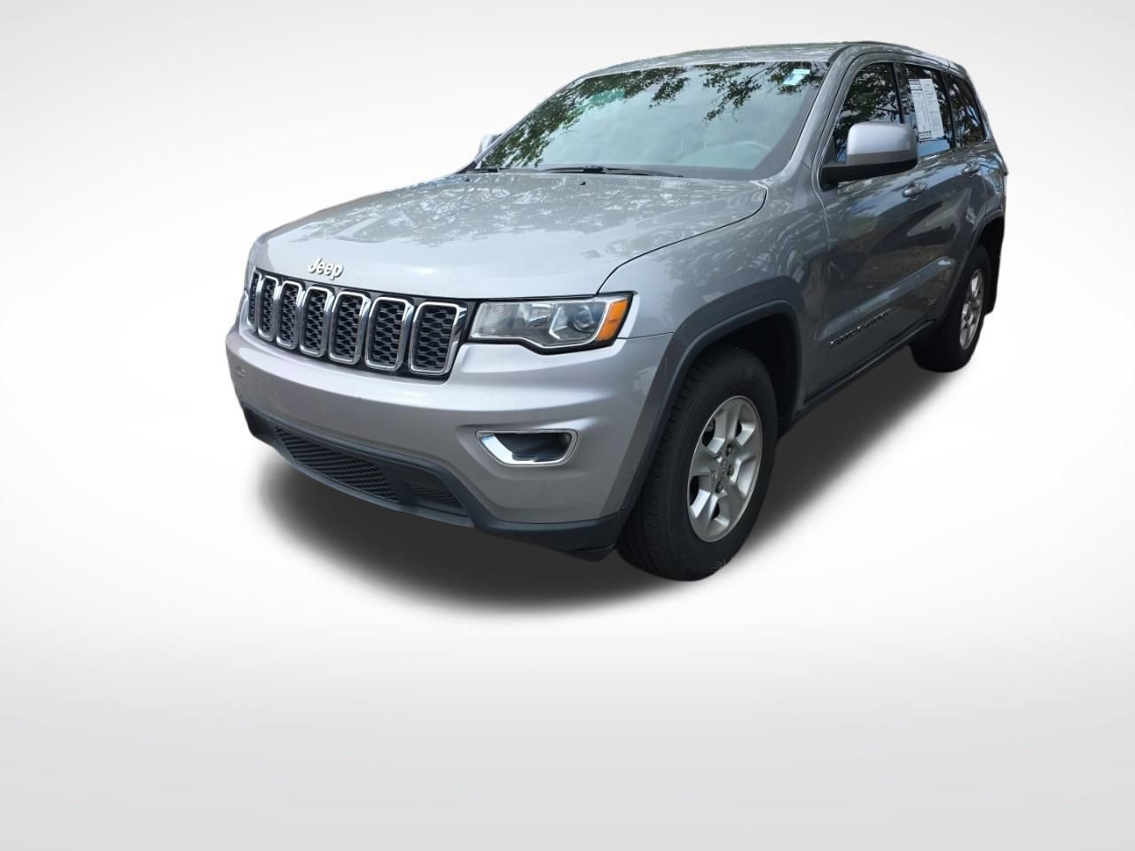 Used 2017 Jeep Grand Cherokee Laredo AWD/4WD image 5