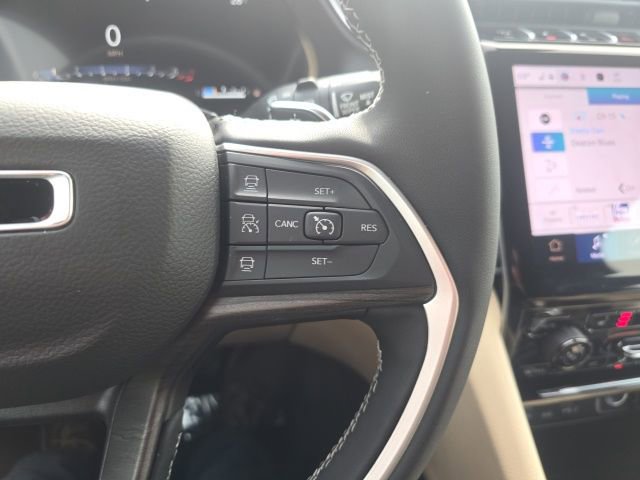 Certified 2025 Jeep Grand Cherokee Limited image 15