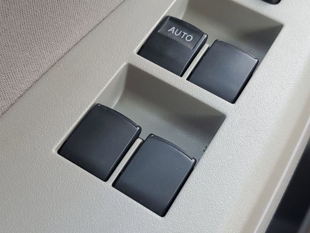 Used 2013 Toyota Corolla L image 30