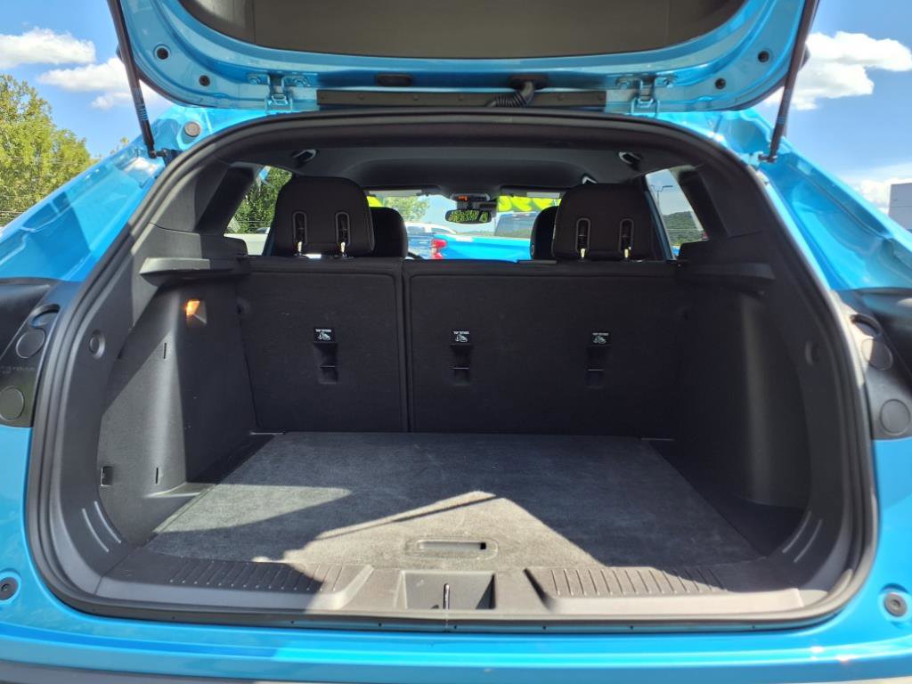Used 2025 Chevrolet Trax RS image 6