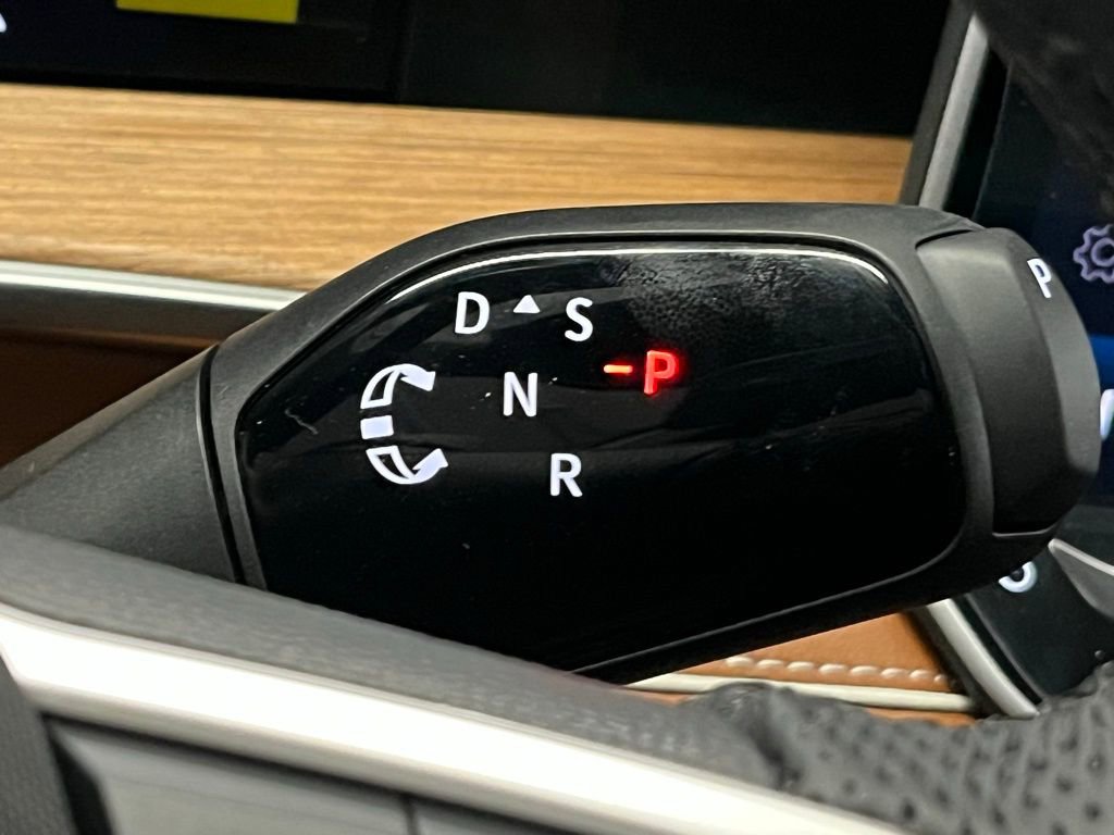 New 2026 Volkswagen Tiguan SEL R-Line image 18