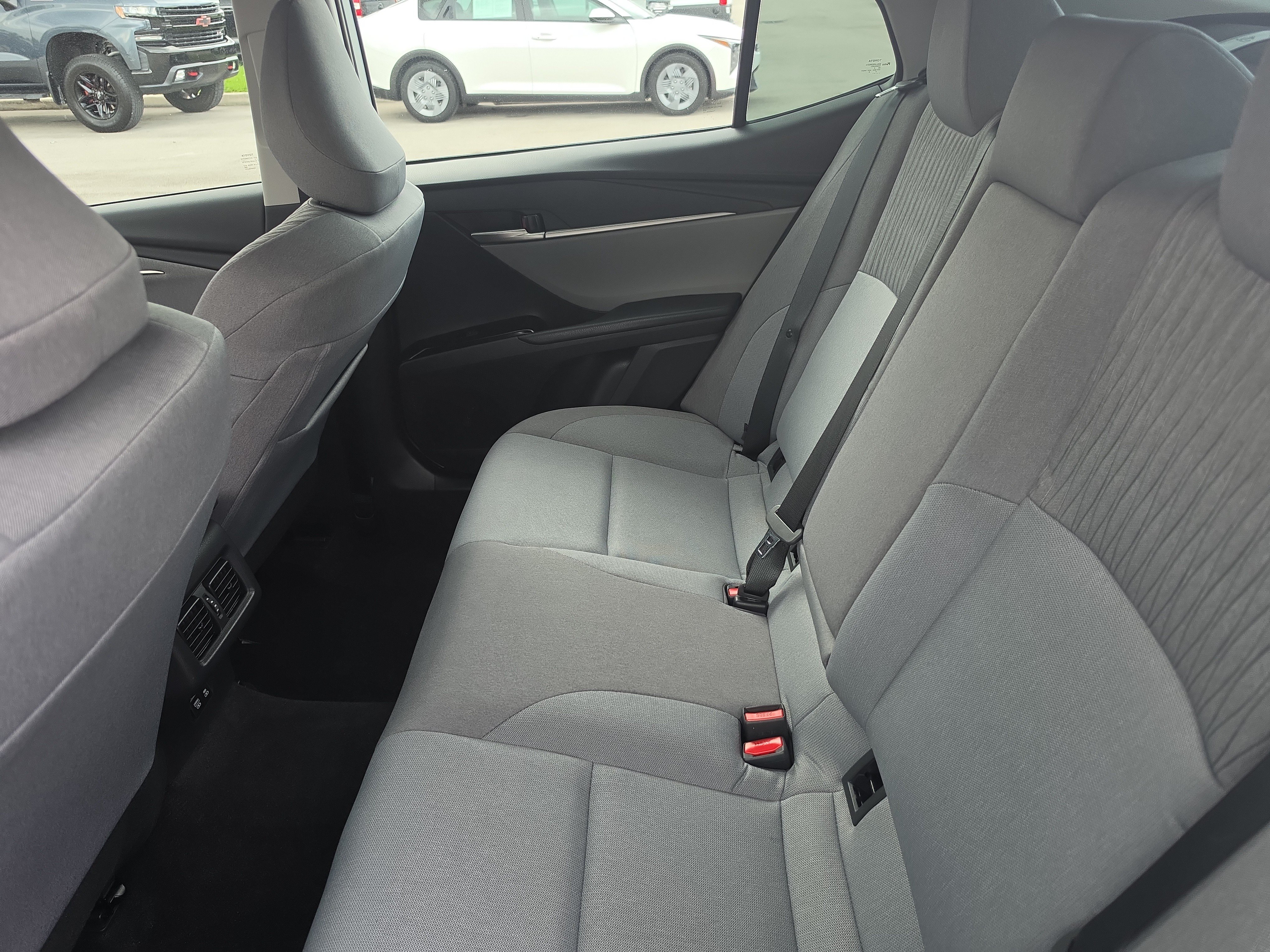 Used 2025 Toyota Camry LE FWD image 9