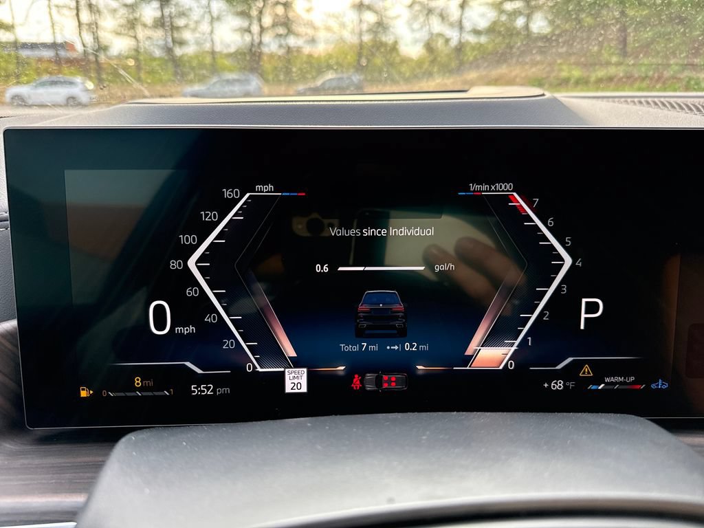 New 2026 BMW X7 xDrive40i w/ M Sport Package AWD/4WD image 14
