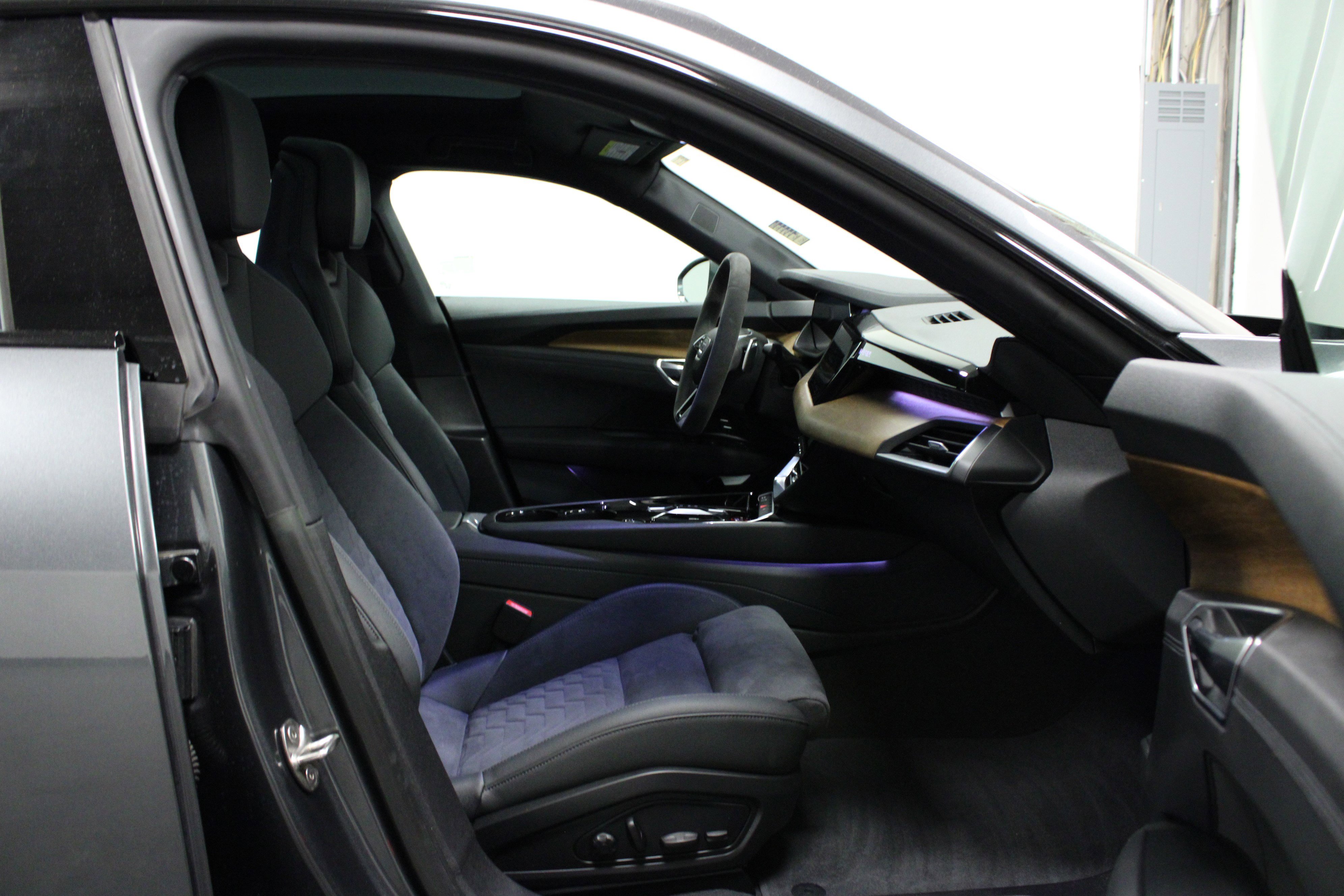 Used 2023 Audi e-tron GT Premium Plus image 15