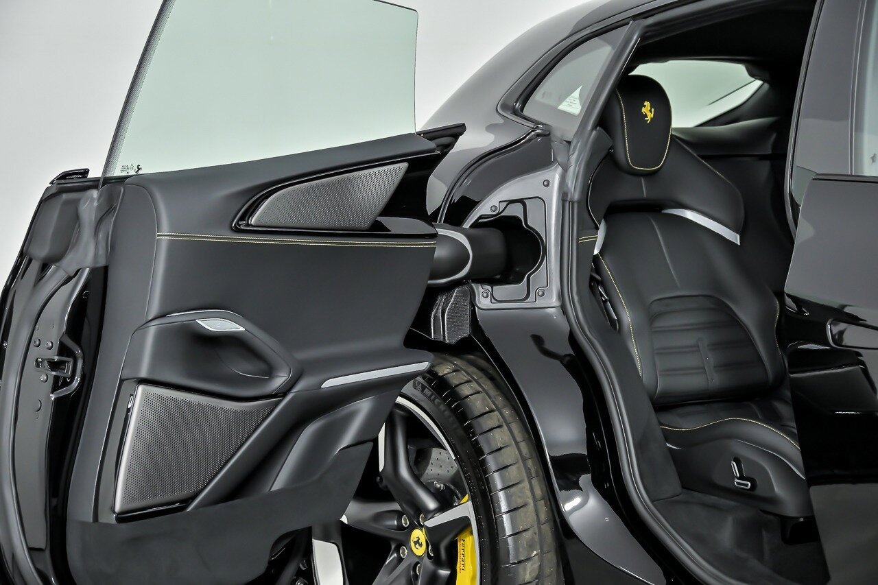 Used 2025 Ferrari Purosangue image 21