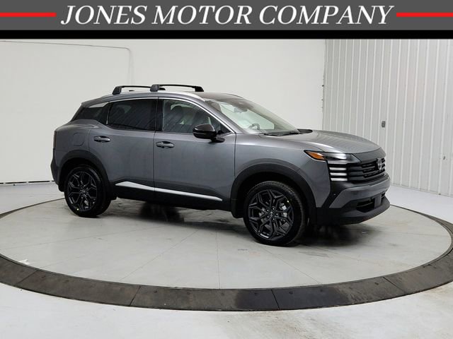 New 2026 Nissan Kicks SR w/ Cold Weather Package