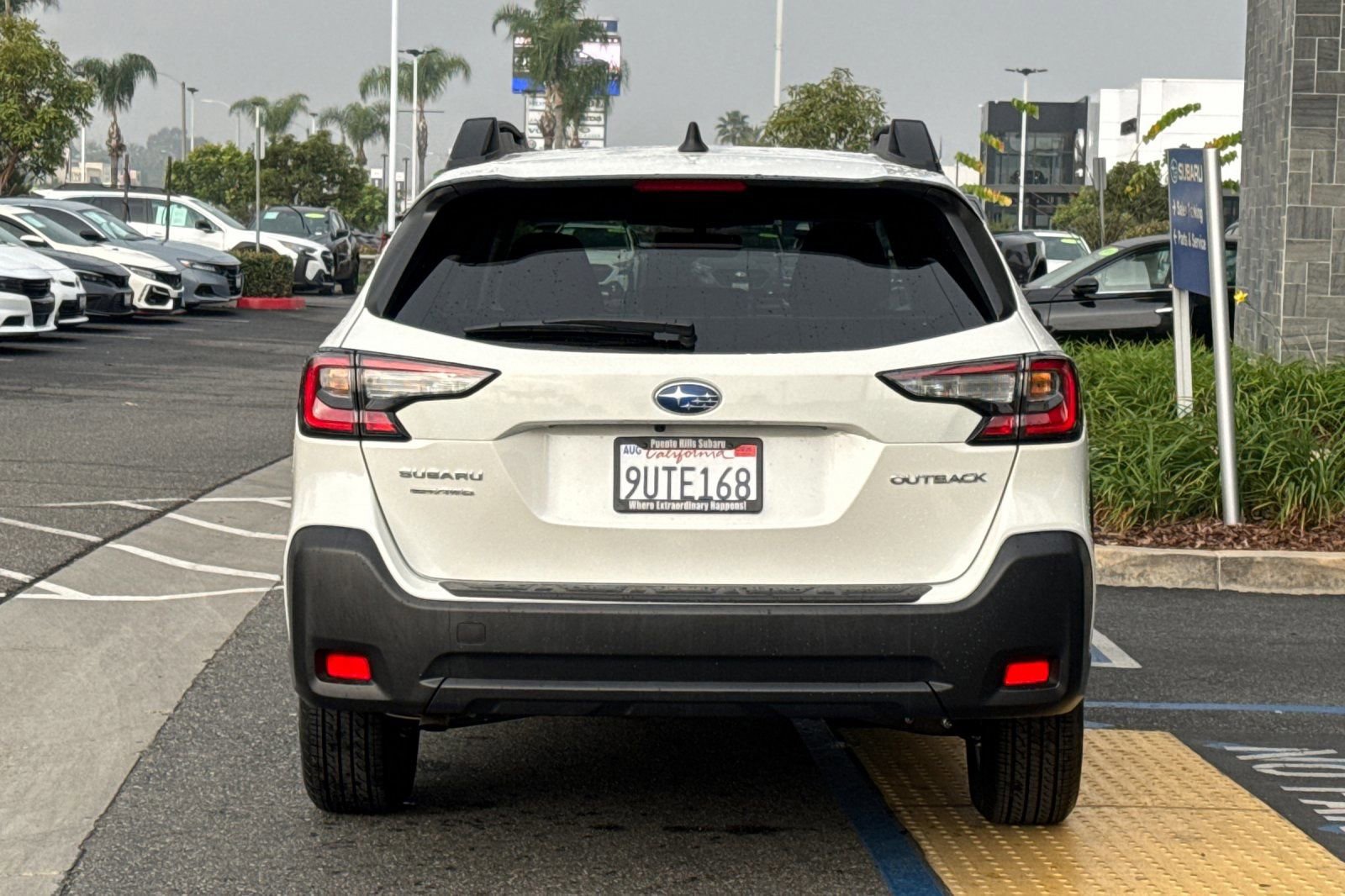 Used 2025 Subaru Outback Premium image 5