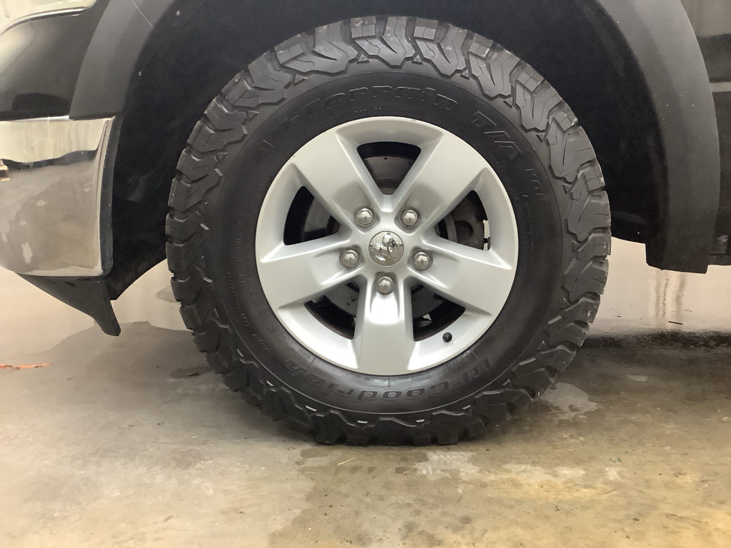 Used 2018 RAM 1500 Classic SLT image 29