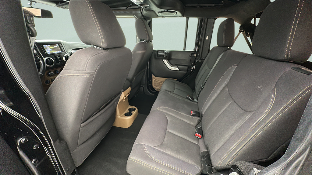 Used 2013 Jeep Wrangler Unlimited Sahara AWD/4WD image 9
