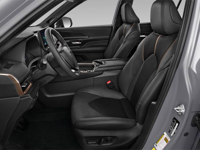 Used 2025 Toyota Highlander Limited image 10