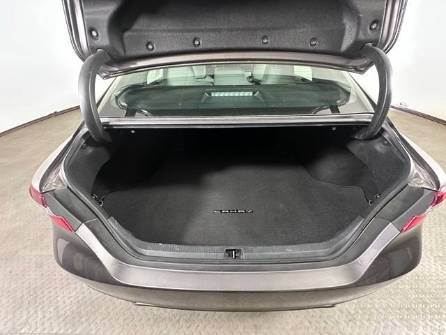 Used 2021 Toyota Camry SE w/ Cold Weather Package AWD/4WD image 13