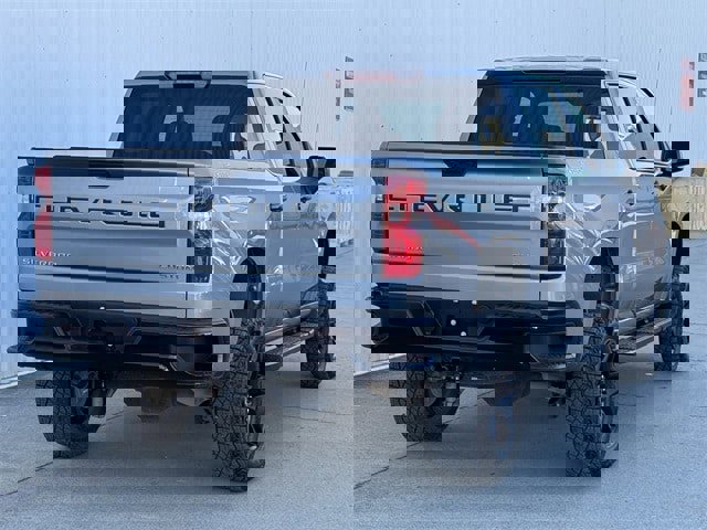 Used 2025 Chevrolet Silverado 1500 Custom Trail Boss w/ LPO, Dark Essentials Package image 4