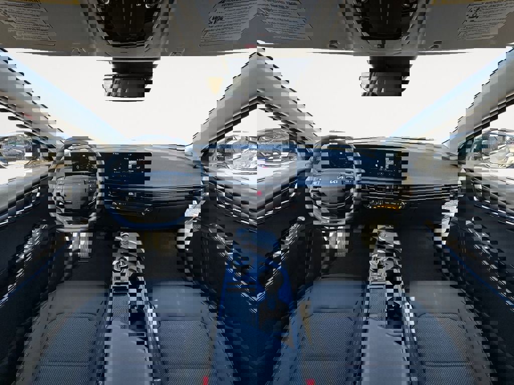 Used 2025 Kia EV6 Light RWD image 13