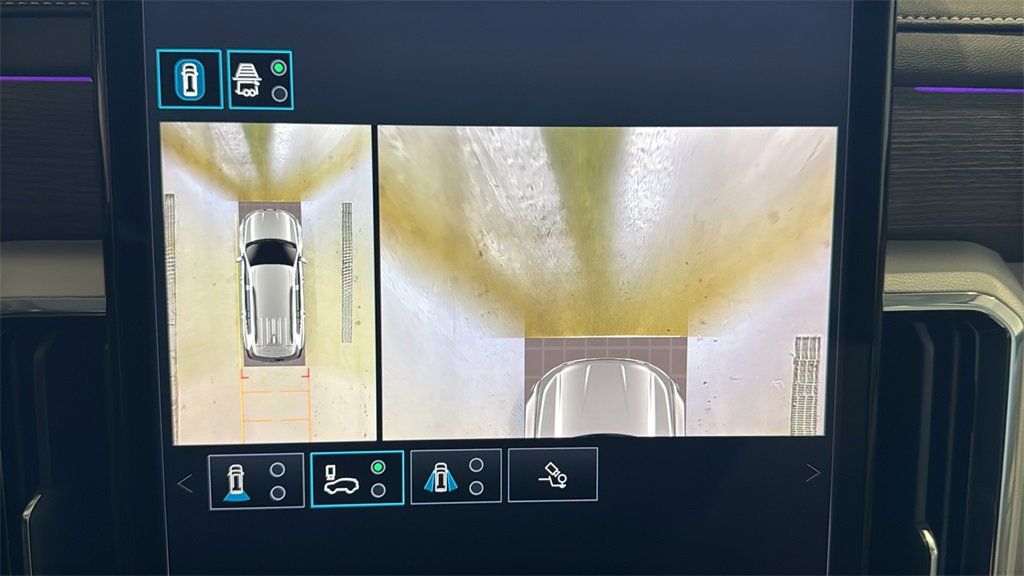 Used 2024 GMC Acadia Denali image 41