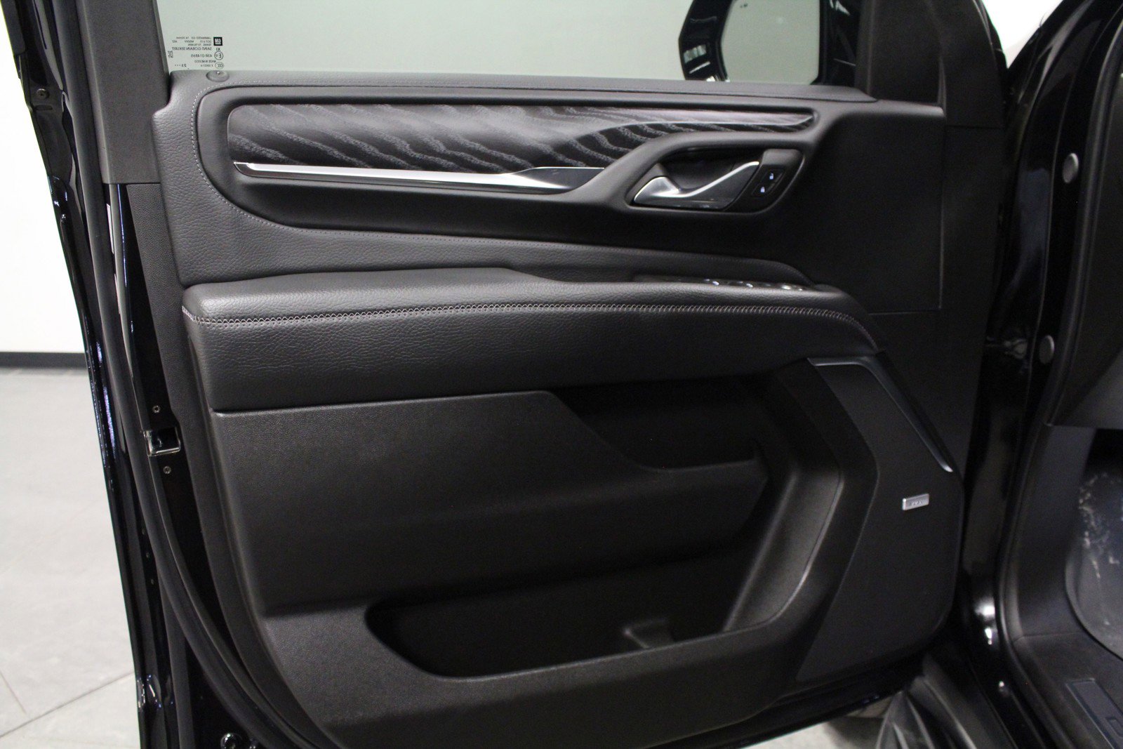 Used 2024 GMC Yukon XL Denali image 11