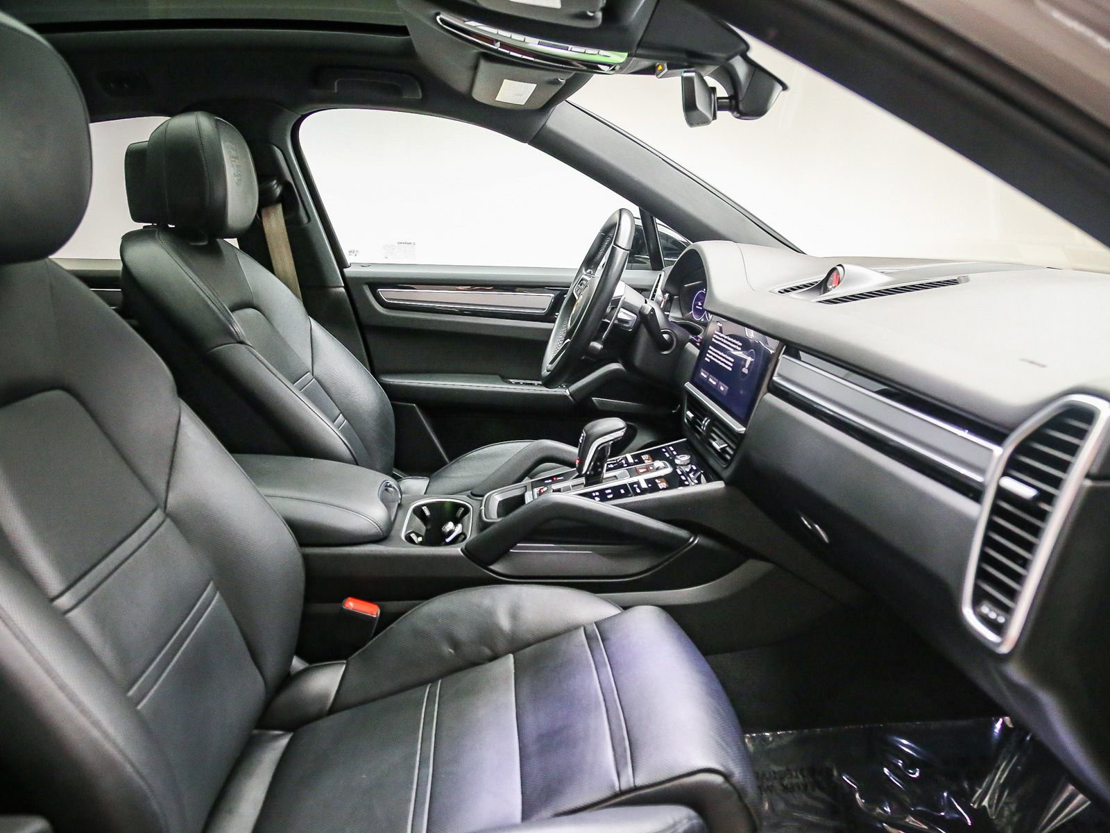 Certified 2022 Porsche Cayenne Platinum Edition AWD/4WD image 23