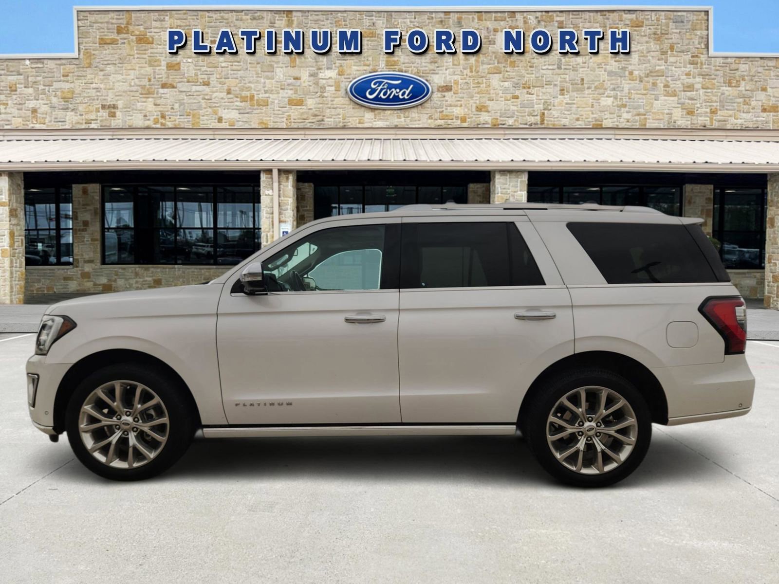 Used 2019 Ford Expedition Platinum RWD image 3