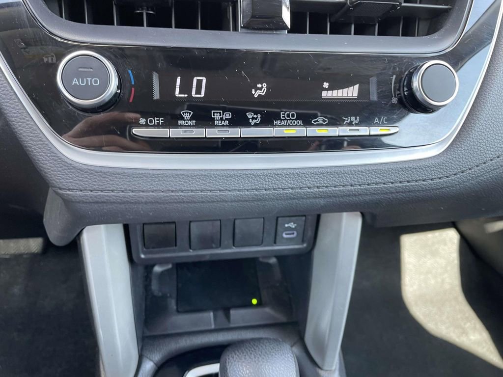 Used 2024 Toyota Corolla Cross LE image 41