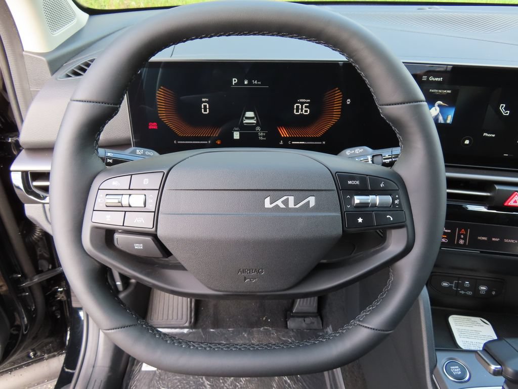 New 2026 Kia Sportage EX w/ EX Panorama Roof Package FWD image 4