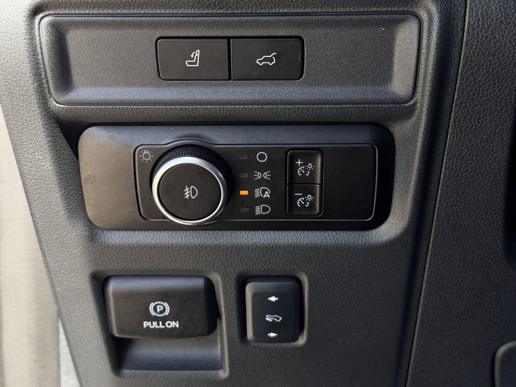 Used 2024 Ford Expedition Limited image 22