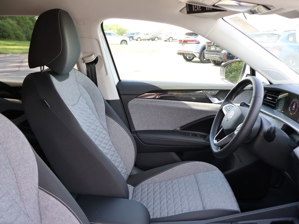 New 2025 Volkswagen Tiguan S image 10