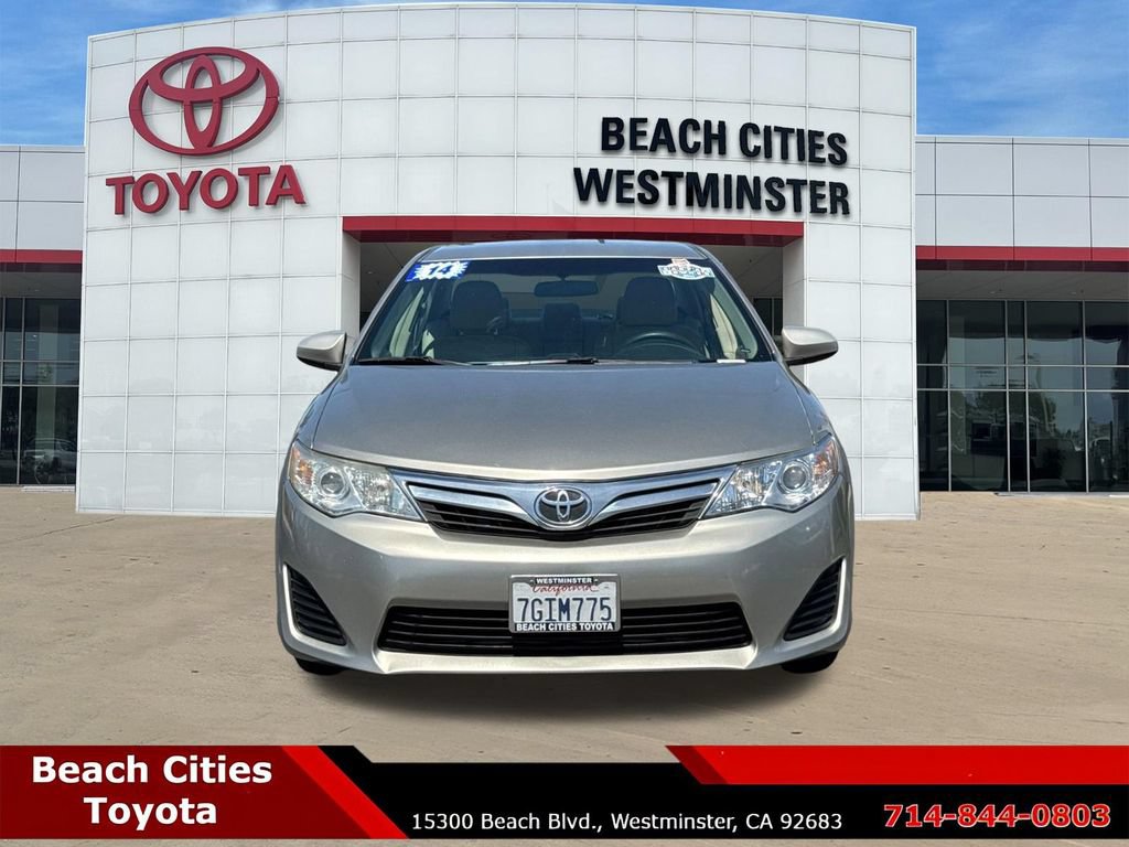 Used 2014 Toyota Camry LE FWD image 4