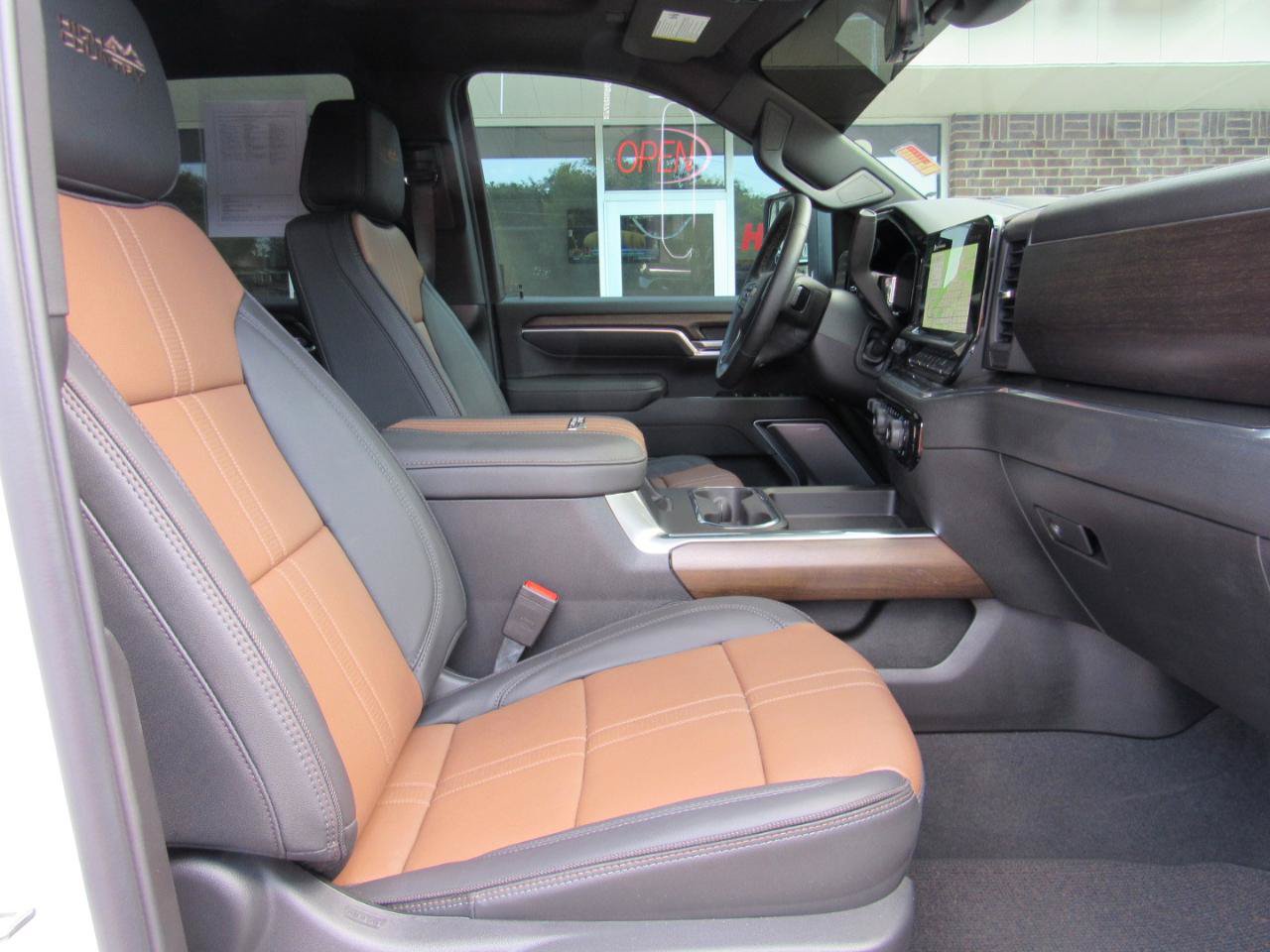 Used 2026 Chevrolet Silverado 3500 High Country w/ Technology Package AWD/4WD image 40