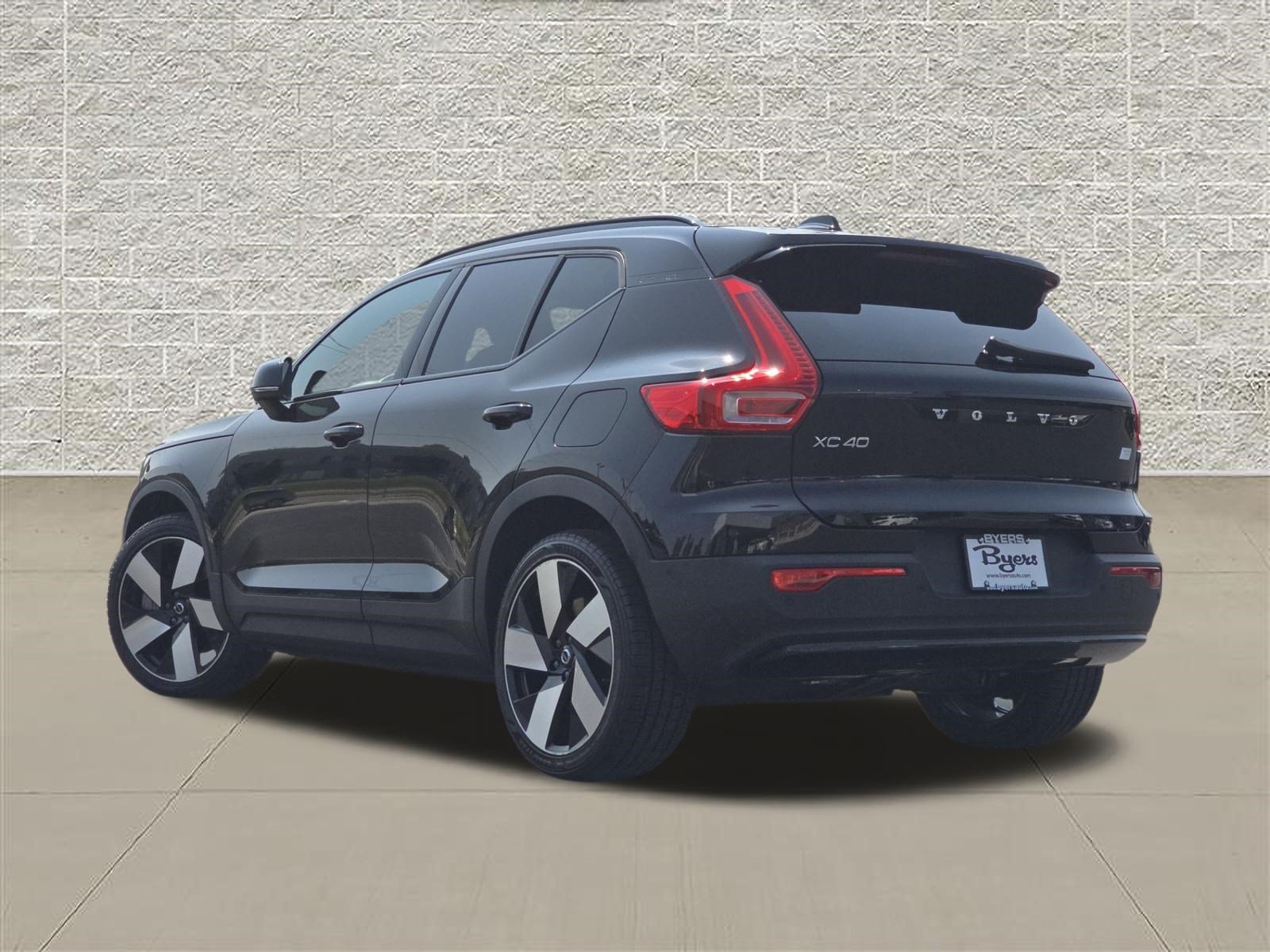 Used 2024 Volvo XC40 Recharge Plus w/ Protection Package Premier AWD/4WD image 5