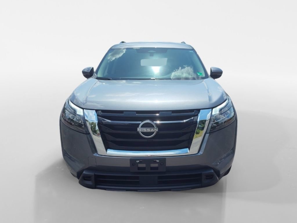 Used 2025 Nissan Pathfinder SV image 10