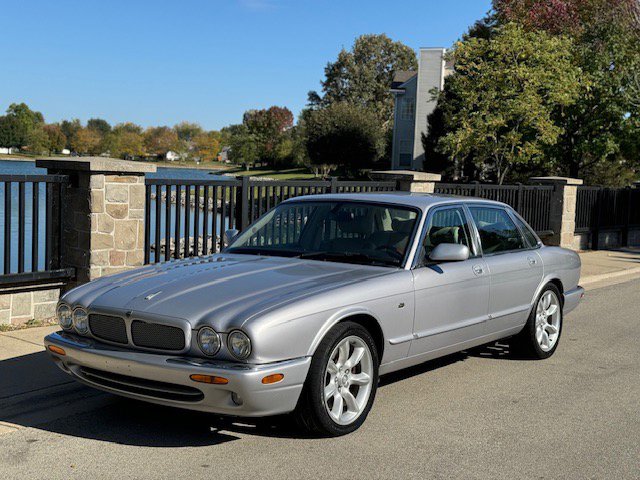 Used 2002 Jaguar XJ8 image 21