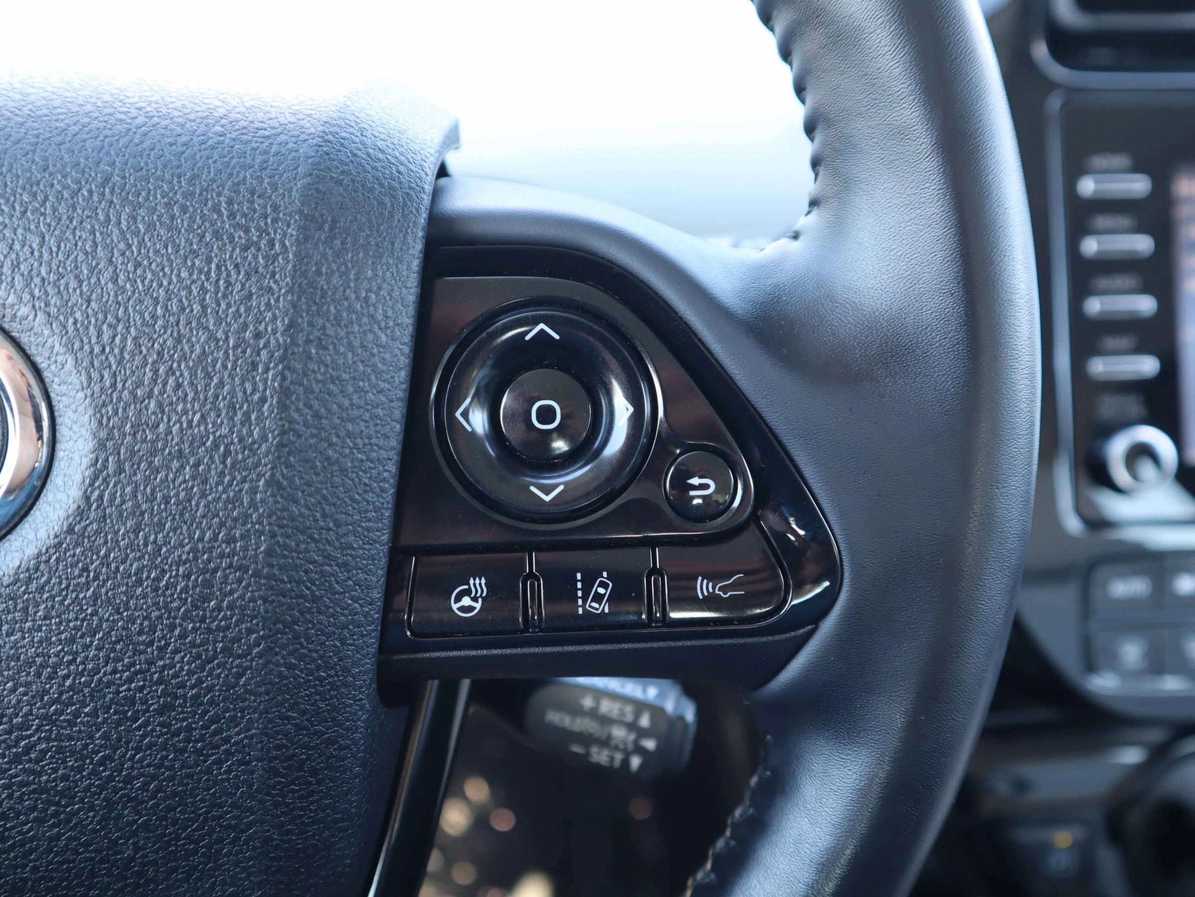 Used 2020 Toyota Prius XLE image 16