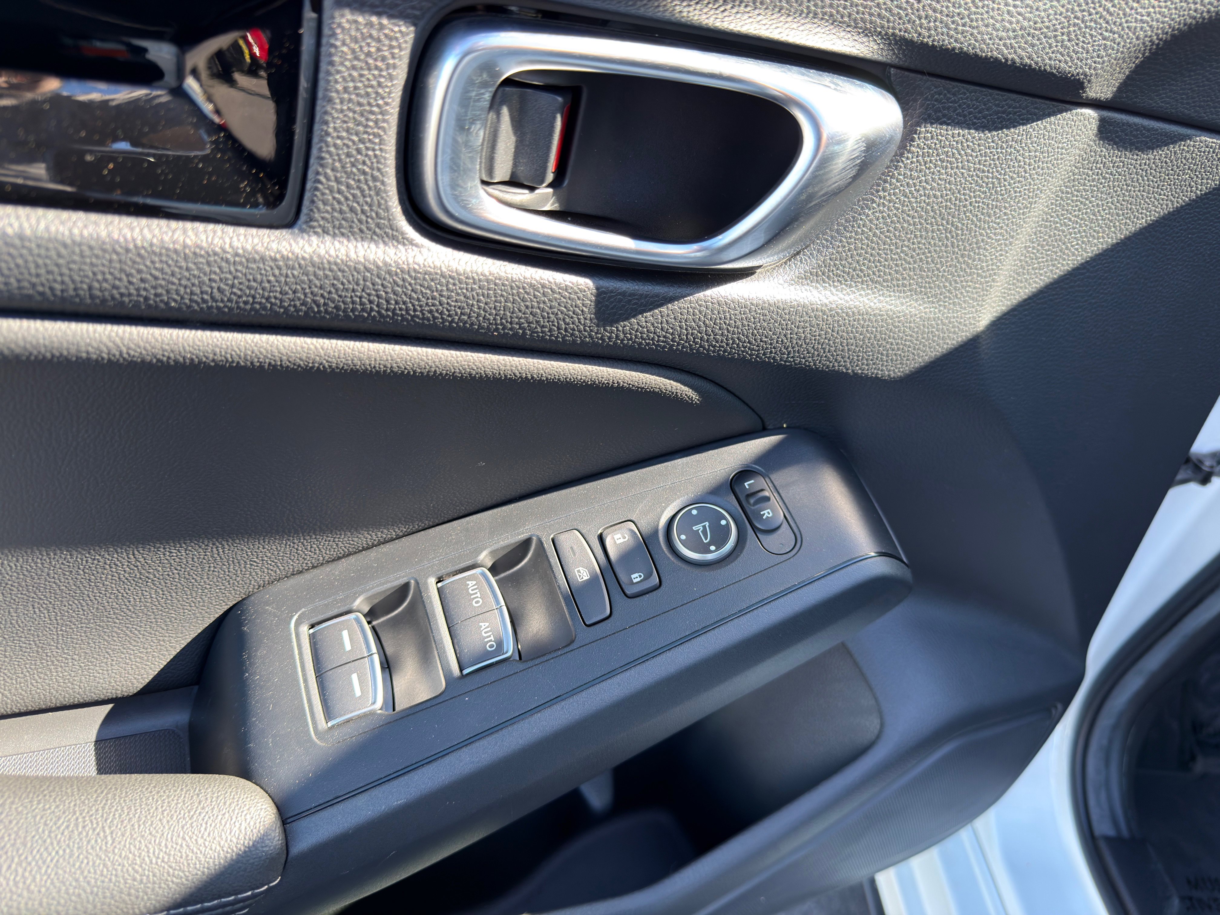 Used 2024 Honda Civic EX-L image 18