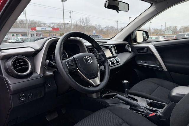 Used 2016 Toyota RAV4 LE image 19