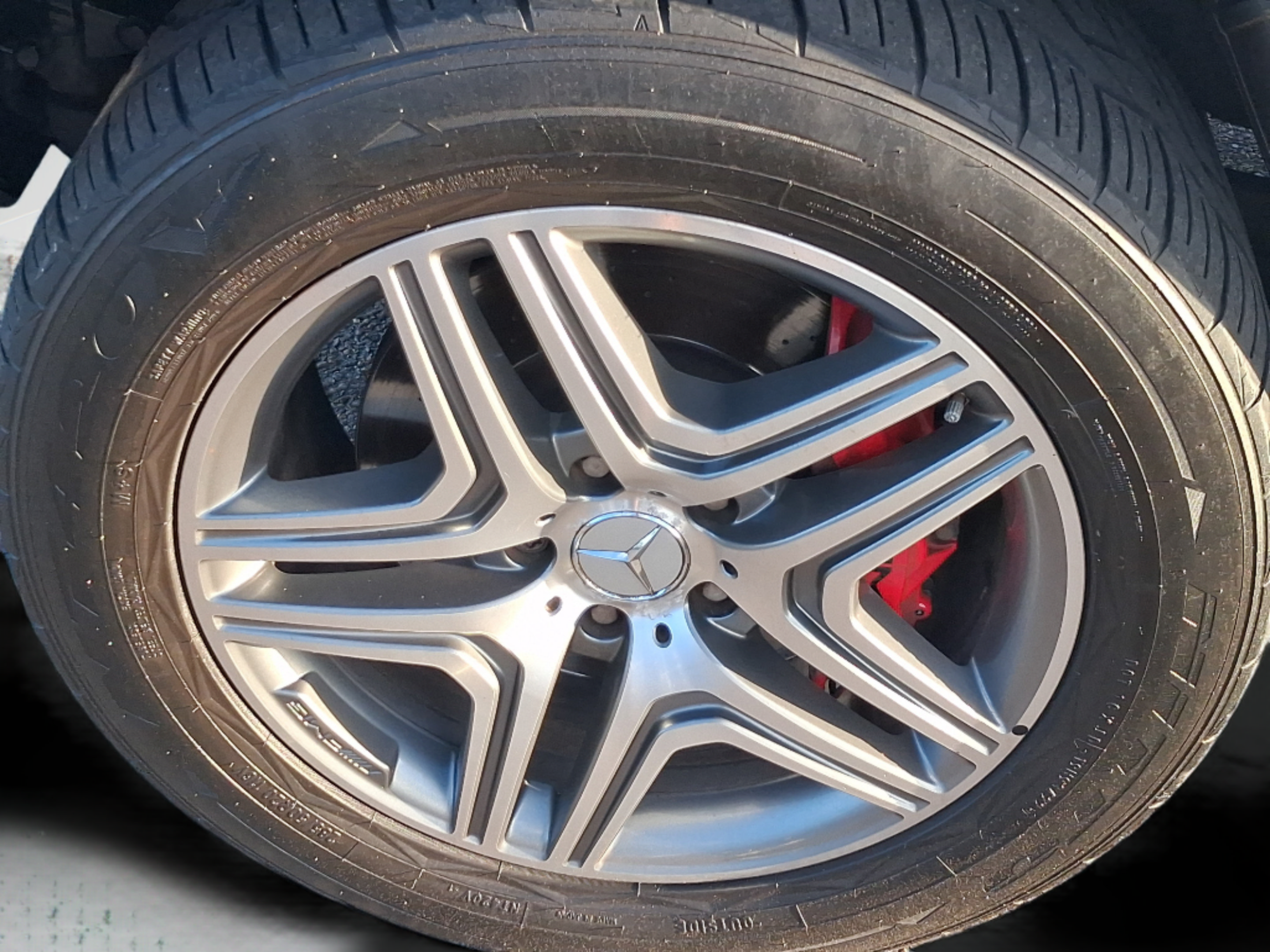 Used 2015 Mercedes-Benz G 63 AMG 4MATIC image 32
