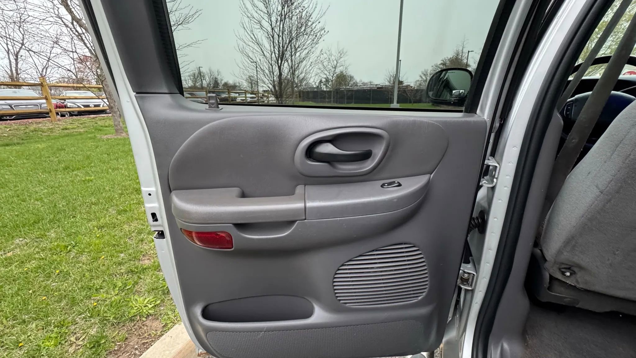 Used 2001 Ford F150 4x4 SuperCrew image 17