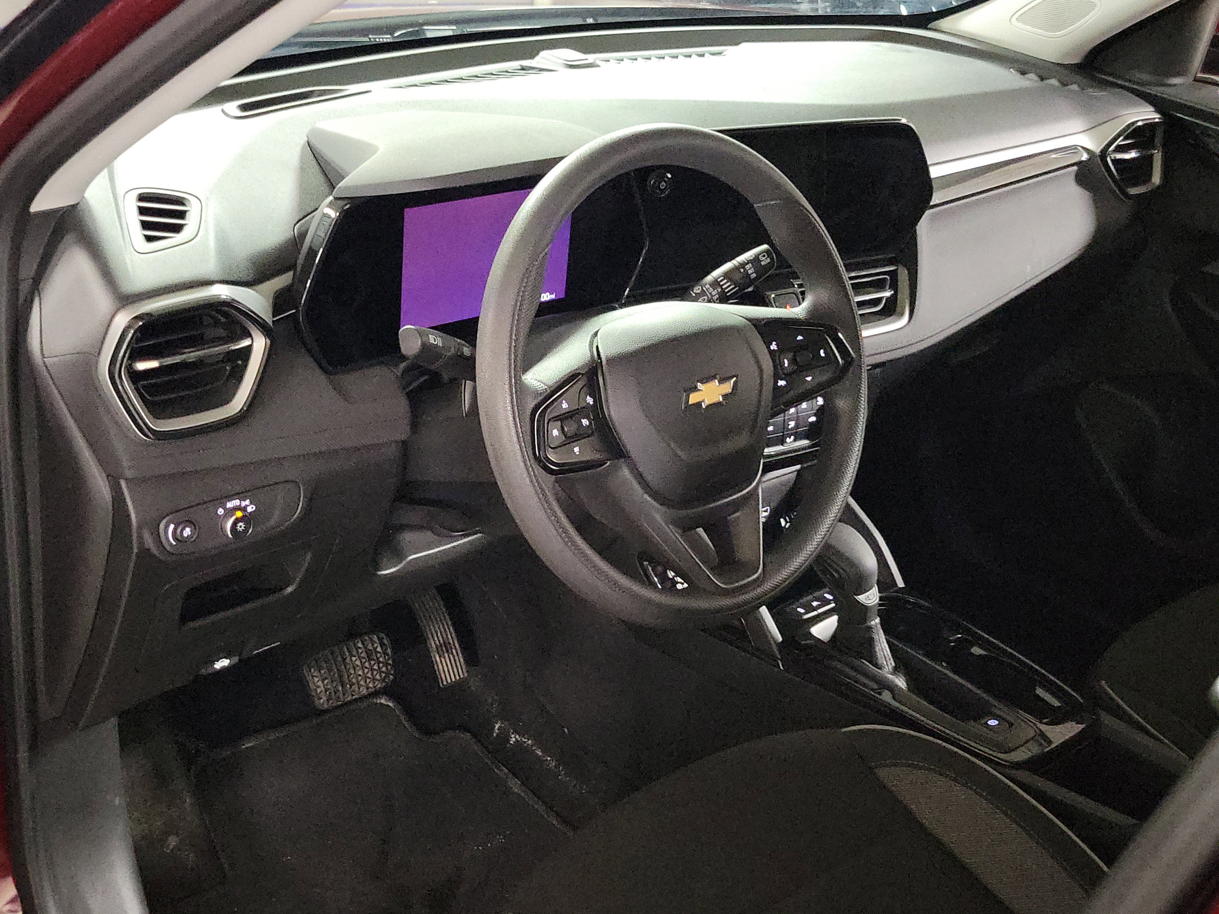 Used 2025 Chevrolet TrailBlazer LT AWD/4WD image 18