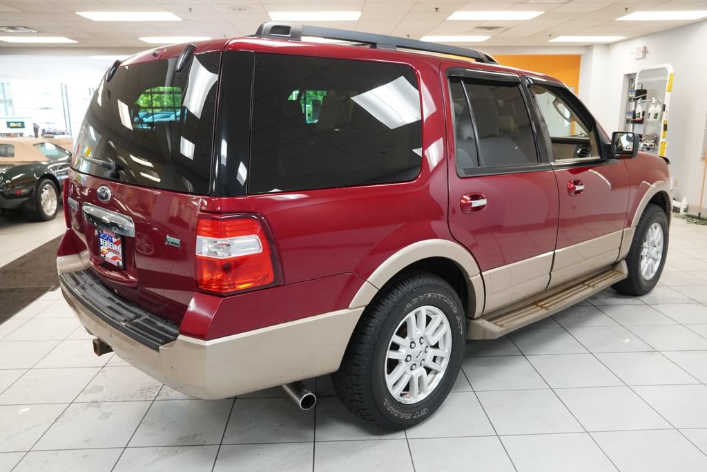 Used 2014 Ford Expedition XLT w/ Equipment Group 202A AWD/4WD image 12