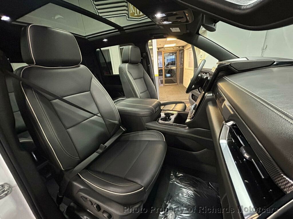 Used 2025 GMC Yukon XL Elevation AWD/4WD image 34