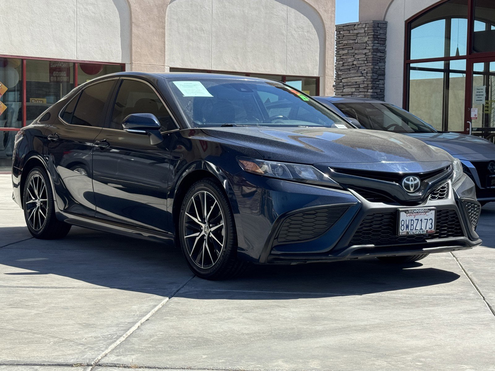 Used 2021 Toyota Camry SE w/ Convenience Package image 1