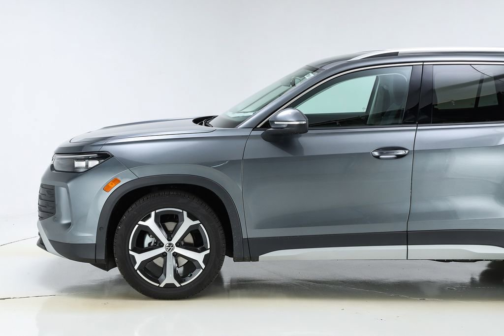 New 2026 Volkswagen Tiguan SE image 3