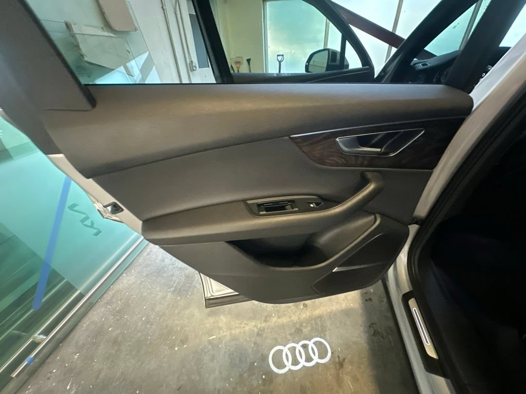 Used 2021 Audi Q7 2.0T Premium Plus AWD/4WD image 28