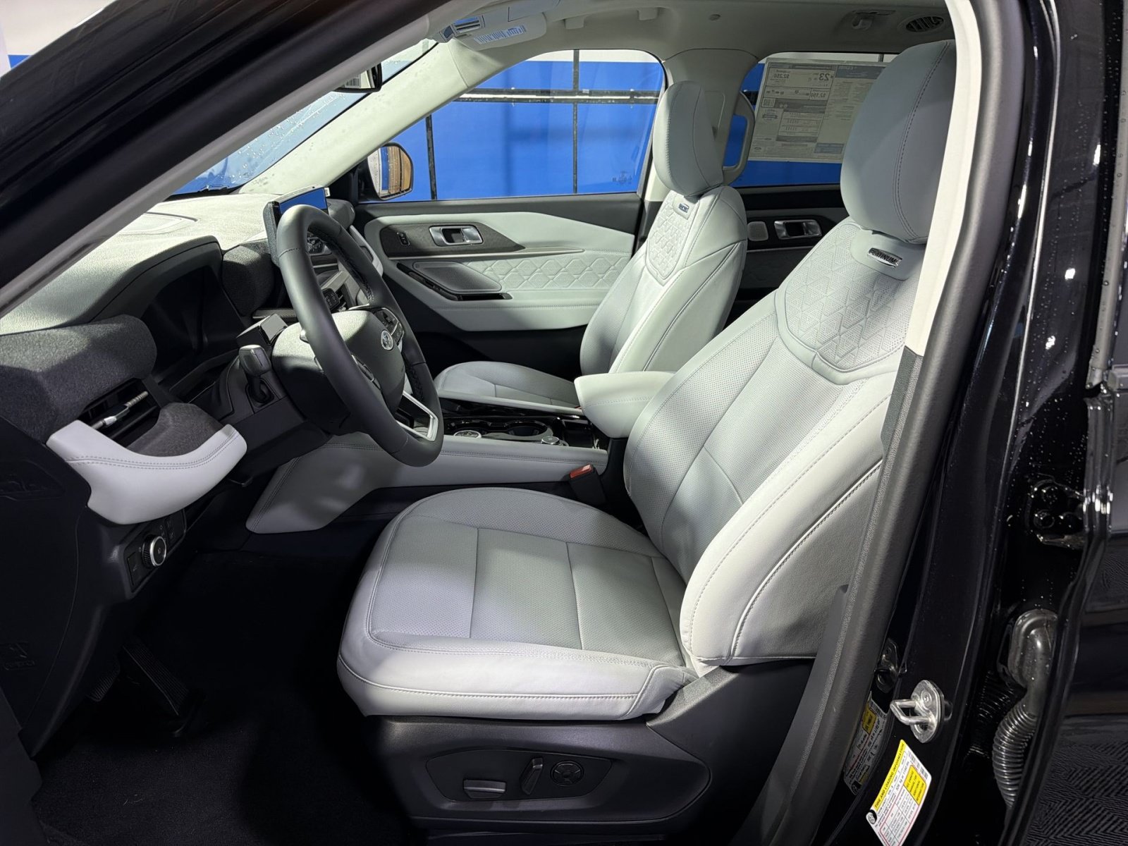 New 2026 Ford Explorer Platinum w/ LUX Leather Package AWD/4WD image 21